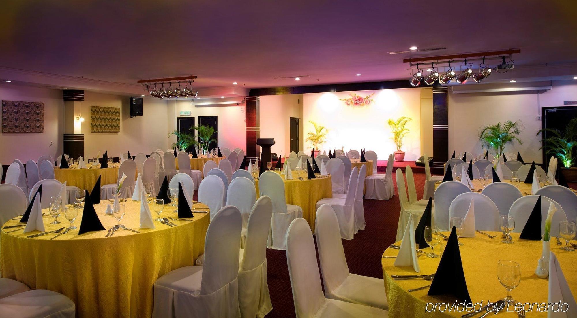Wana Riverside Hotel Malacca Restaurant bilde